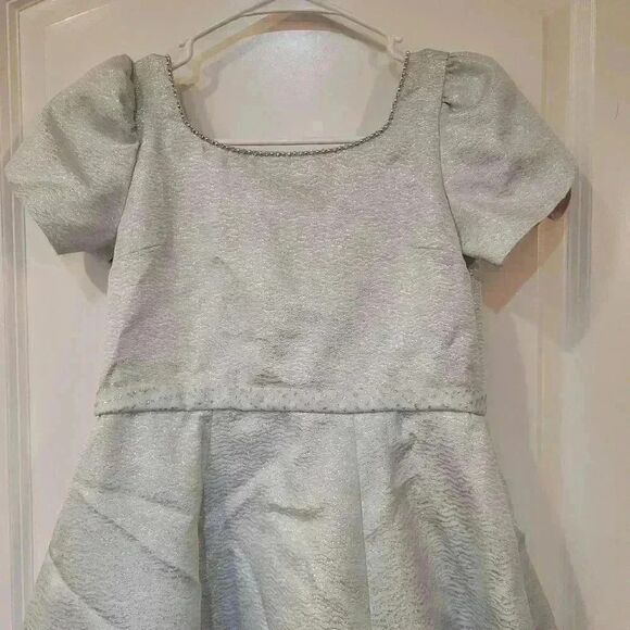 𝅺Girl's Vintage Ice Blue & Silver Acetate Jacquard Satin w Tulip Short Sleeves - Picture 5 of 16